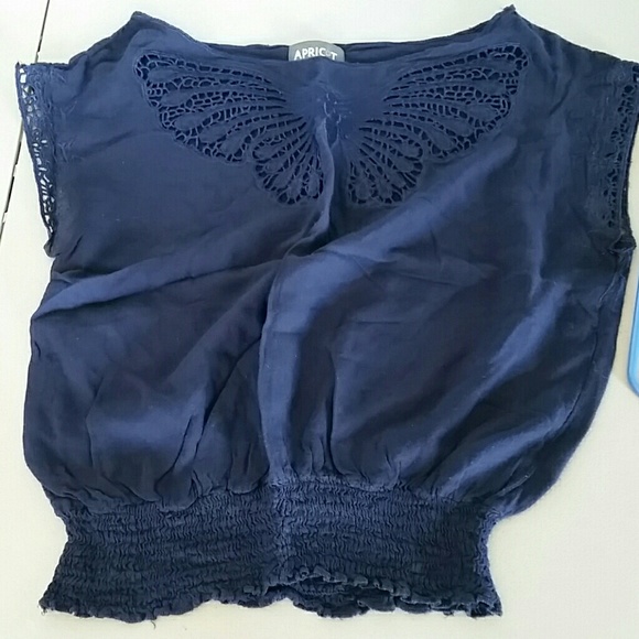Apricot Tops - *Donating 11/2* Short Sleeve Butterfly Cutout Top